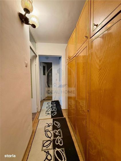 Apartament cu 3 camere decomandat în Gară