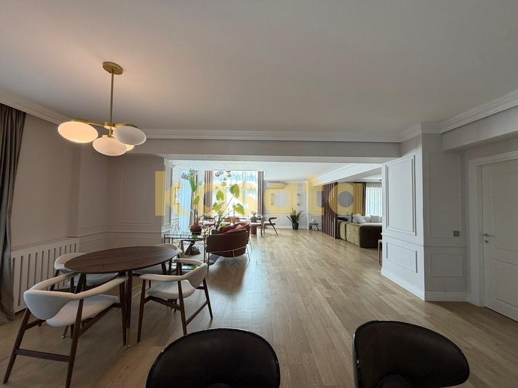 Apartament cu 5 camere semidecomandat, mobilat în Nord