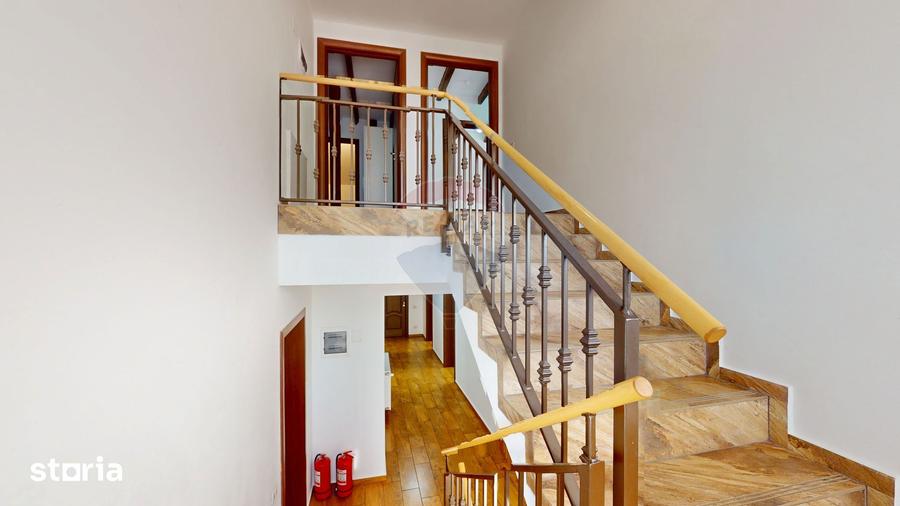 Spațiu comercial, de 386.45 mp, în Sâmbăta de Sus