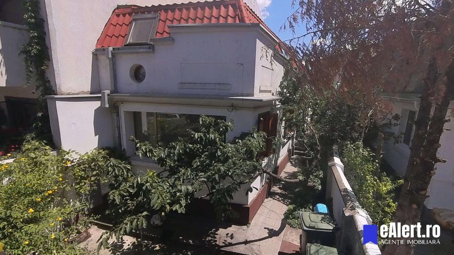 Casă cu 5 camere cu Canalizare în Domenii