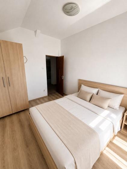 Apartament cu 3 camere decomandat în Exterior Vest