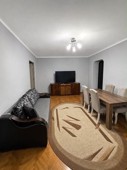 Apartament cu 3 camere decomandat în Gării