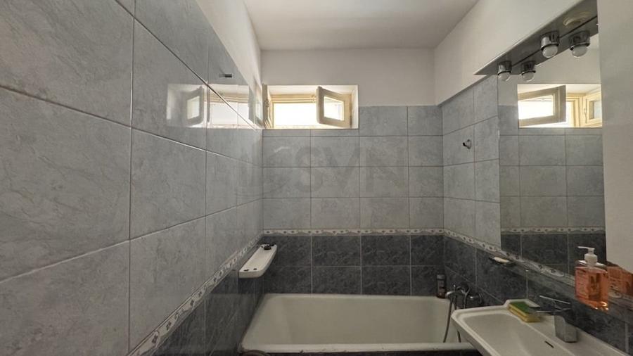 Apartament cu 3 camere semidecomandat, mobilat în Drumul Taberei