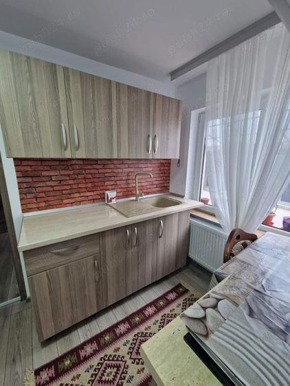 Casă cu 5 camere cu Teren 250 Mp în Central