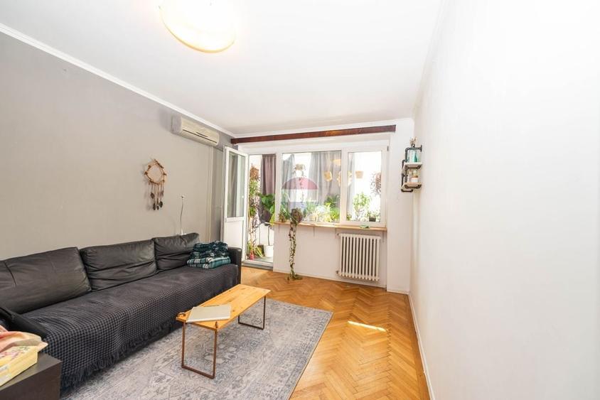 Apartament cu 3 camere semidecomandat, mobilat în Iancului