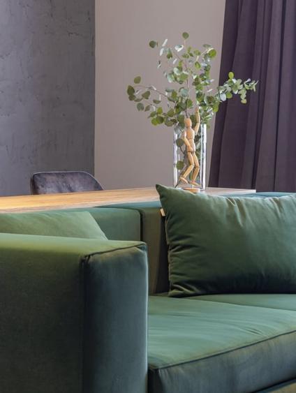 Apartament cu 2 camere semidecomandat, mobilat în Central