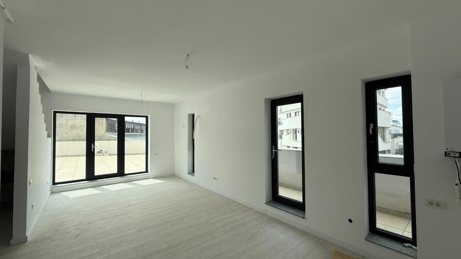 Apartament cu 3 camere decomandat în Nerva Traian
