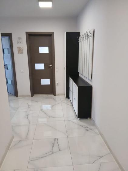 Apartament cu 2 camere decomandat în Florești