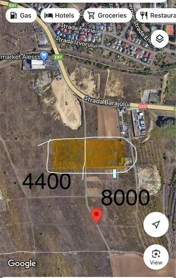 Teren de 4400 mp, în Central