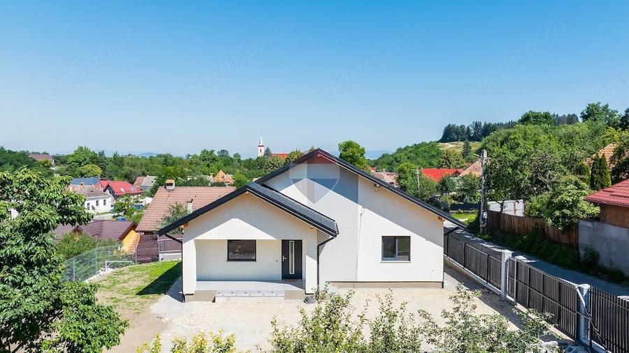 Casa noua langa Bra?ov, curte insorita ?i vedere panoramica - 17