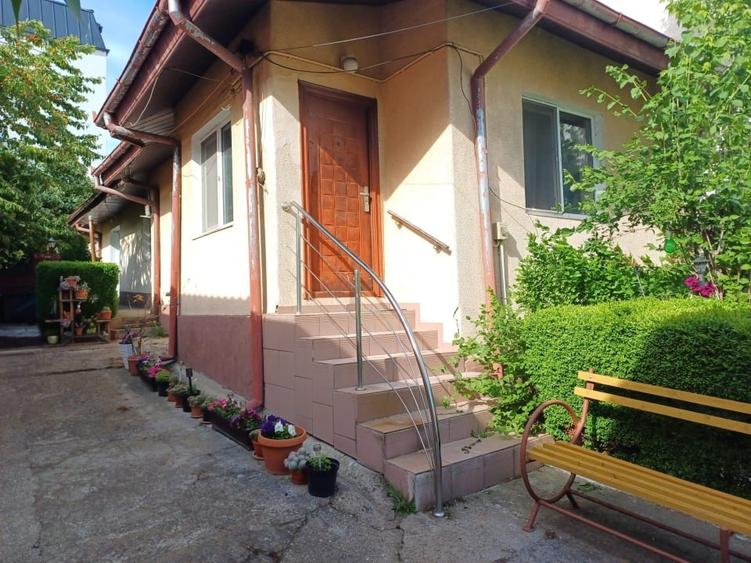 Casă individuală cu 4 camere cu Canalizare în Central