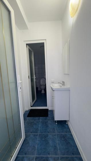 Casă cu 7 camere cu Teren 150 Mp în Tomis II
