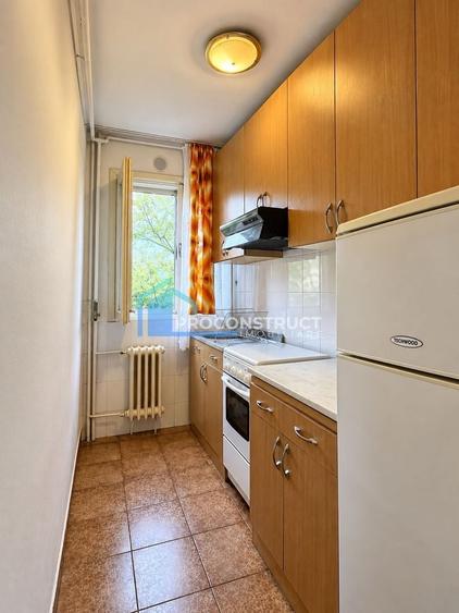Apartament cu 2 camere semidecomandat, mobilat în P-ța Unirii