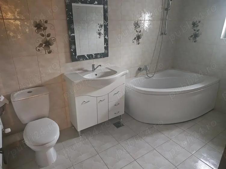 Casă cu 5 camere în Jiblea Veche