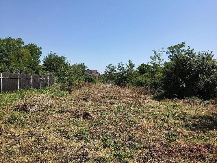 Teren de 1250 mp, în Lacu Sărat