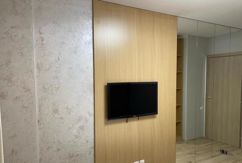 Apartament cu 3 camere decomandat, mobilat în Băneasa