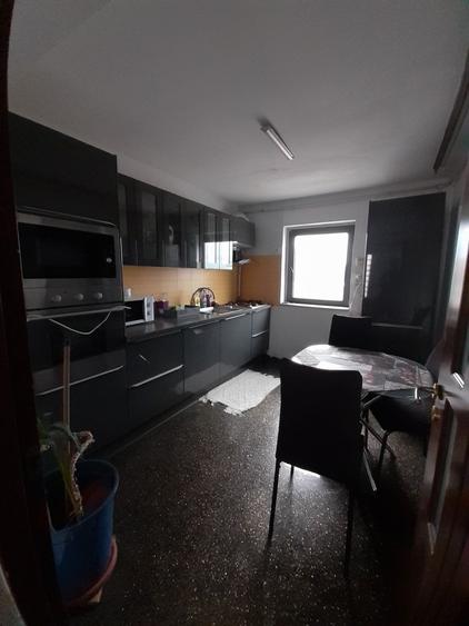 Garsonieră decomandată în Casa de Cultură