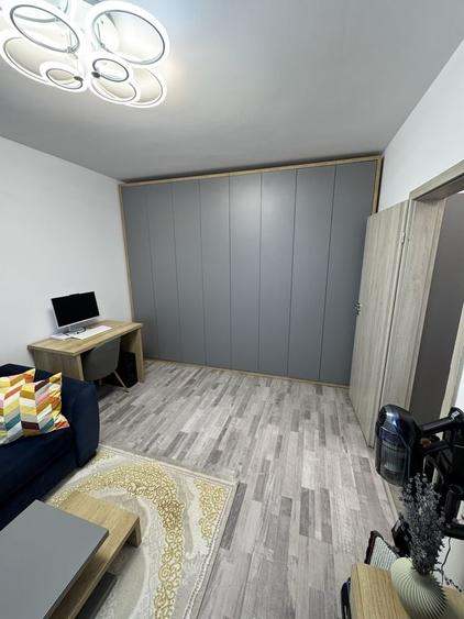Apartament cu 2 camere decomandat în Vest