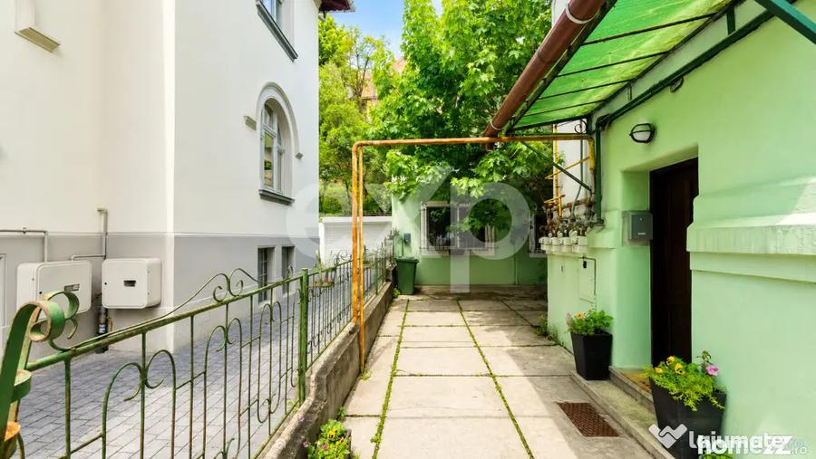 Apartament cu 2 camere semidecomandat, mobilat în Centrul Istoric