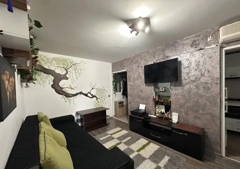 Apartament cu 2 camere nedecomandat, mobilat în P-ța Doina