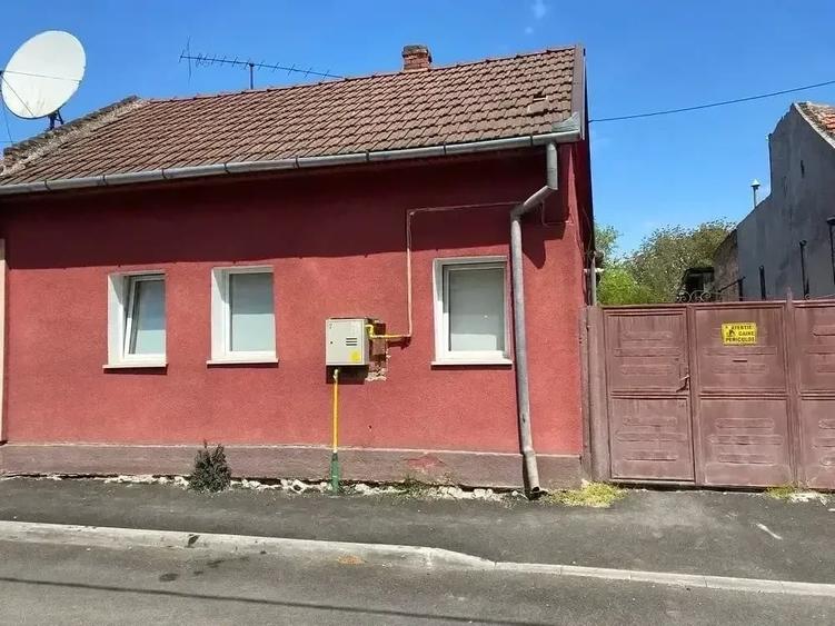 Casă cu Teren 350 Mp în Central