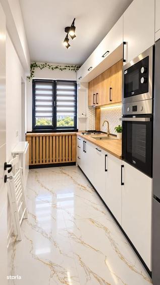 Apartament cu 3 camere decomandat în Exterior Vest