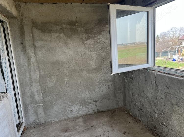 Casă cu 6 camere cu Teren 2000 Mp în Uliești