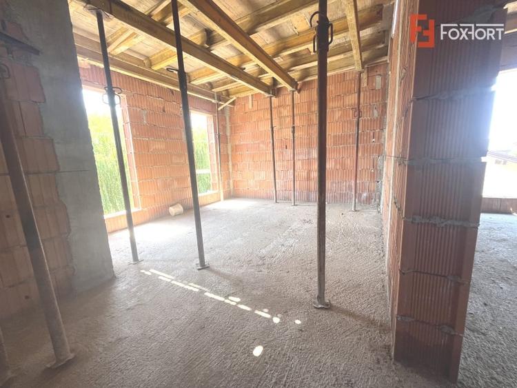 Duplex cu 4 camere cu Canalizare în Moșnița Nouă