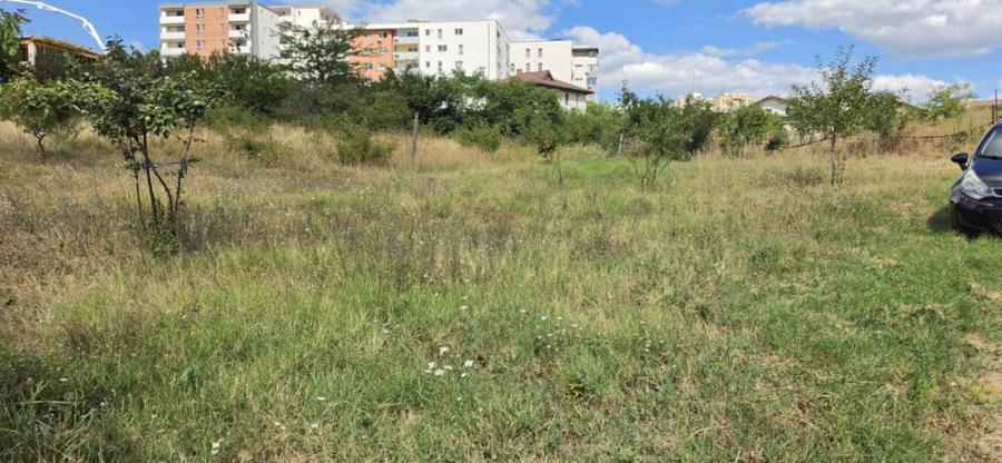 Teren de 450 mp, în Peco