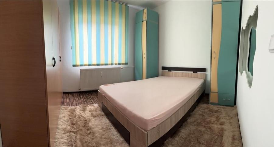 Apartament cu 3 camere decomandat în Lacul Tei