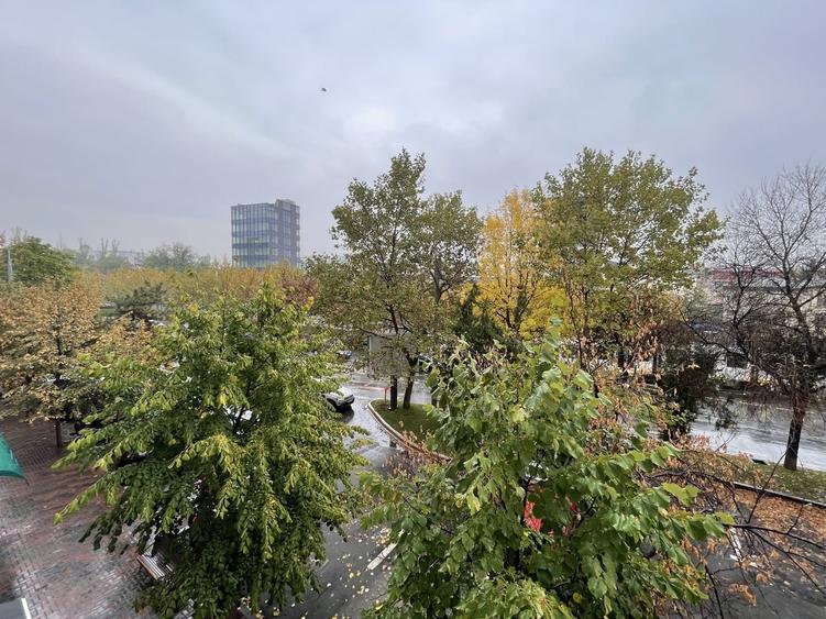 Apartament cu 3 camere decomandat în Muncii