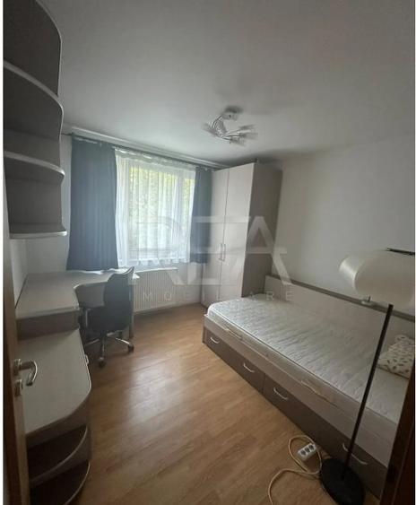 Apartament cu 4 camere decomandat, mobilat în Titan