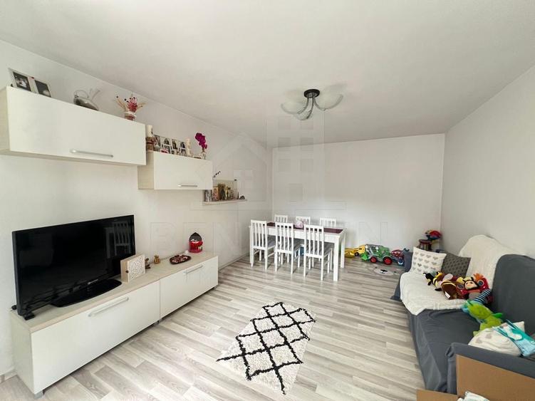 Casă cu 5 camere cu Teren 1100 Mp în Central