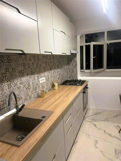 Apartament cu 2 camere decomandat, mobilat în Micro 14