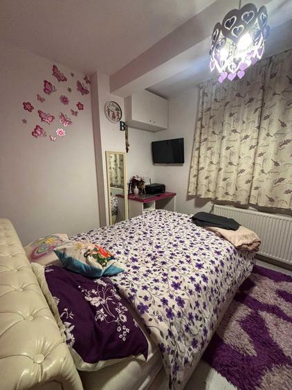 Apartament cu 3 camere decomandat în Florești