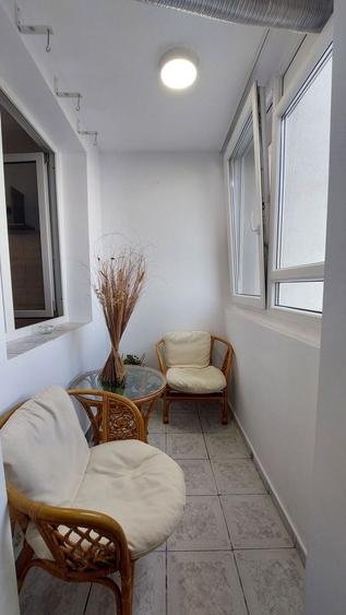 Apartament cu 3 camere circular, mobilat în Titan