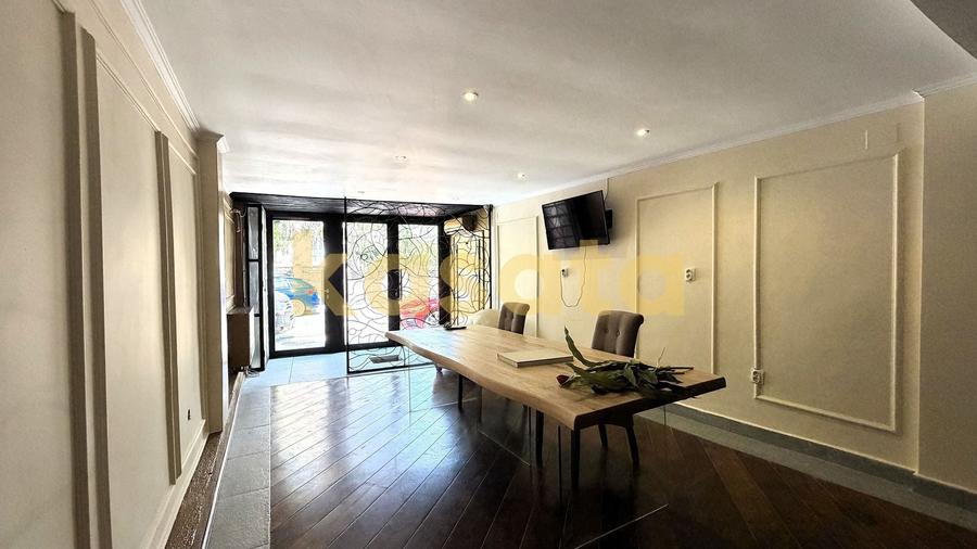 Apartament cu 3 camere semidecomandat, mobilat în Calea Călărașilor