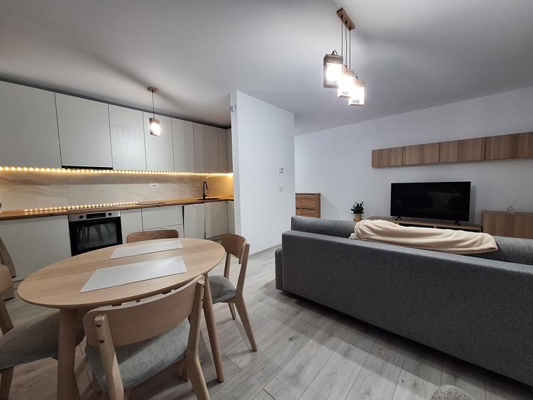 Apartament cu 2 camere decomandat, mobilat în Aradului