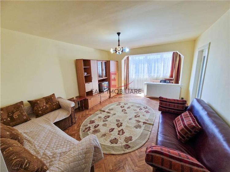 Apartament cu 3 camere decomandat în 7 Noiembrie