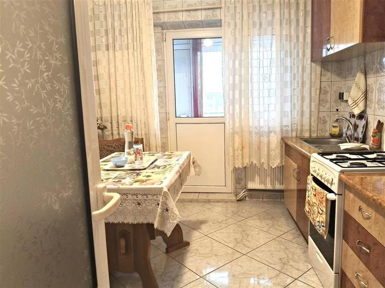 Apartament cu 2 camere decomandat în Obor