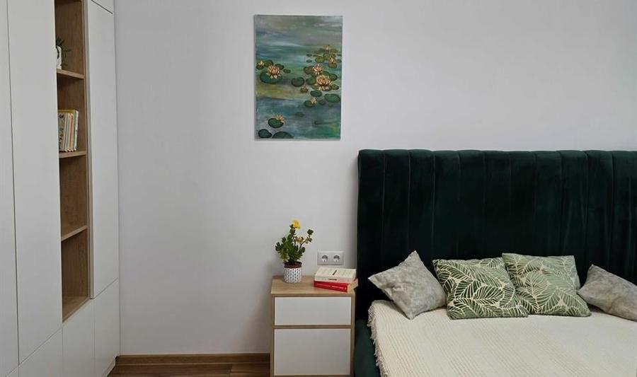 Apartament cu 3 camere semidecomandat în Socola