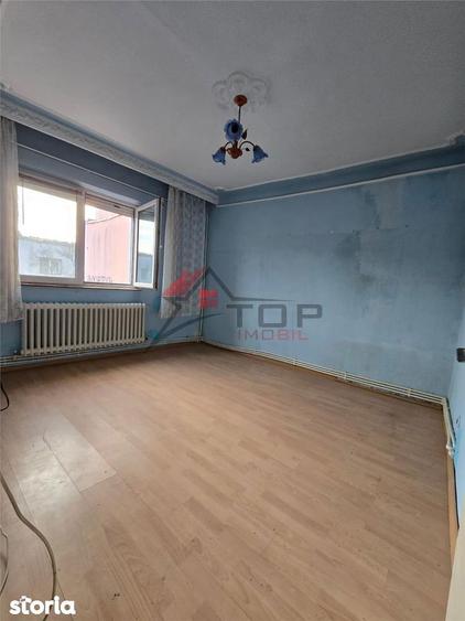Apartament cu 2 camere decomandat în Mircea cel Bătrân