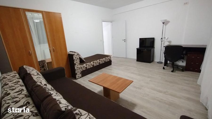 Garsonieră decomandată în Central