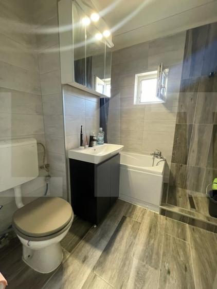 Apartament cu 3 camere semidecomandat, mobilat în Lipovei