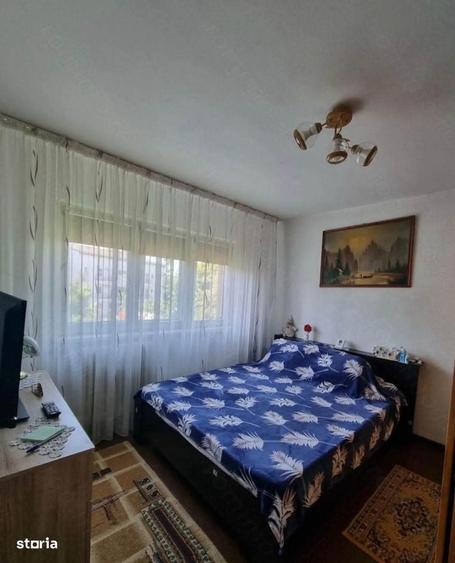 Apartament cu 2 camere decomandat în Craiovița Nouă