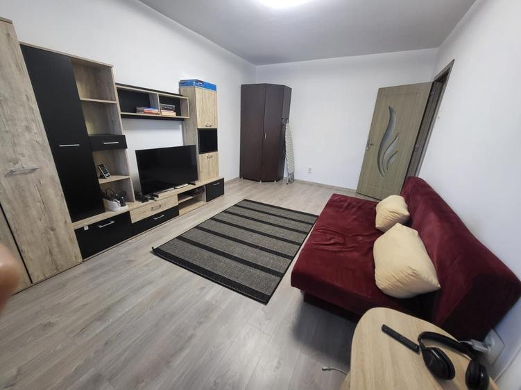 Apartament cu 2 camere decomandat în Cuied