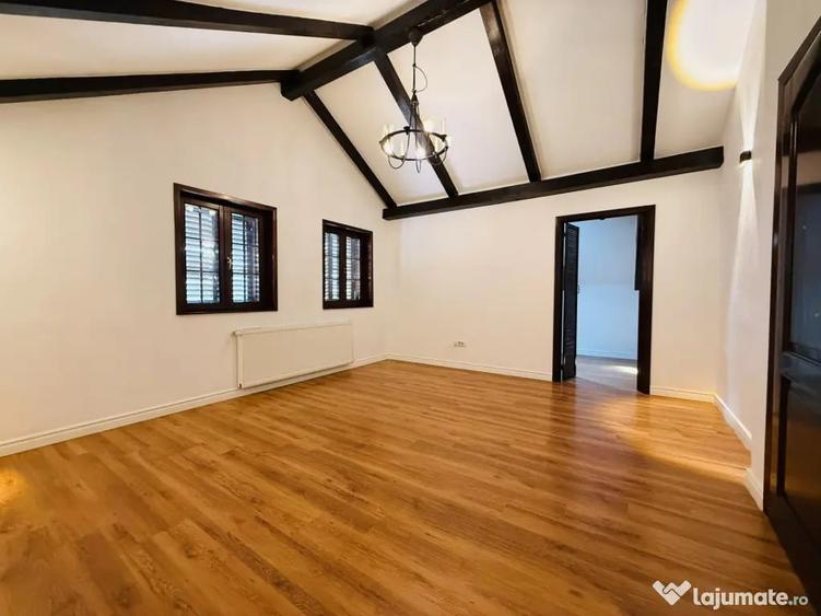 Casă cu 5 camere cu Teren 720 Mp în Sânmihaiu Român