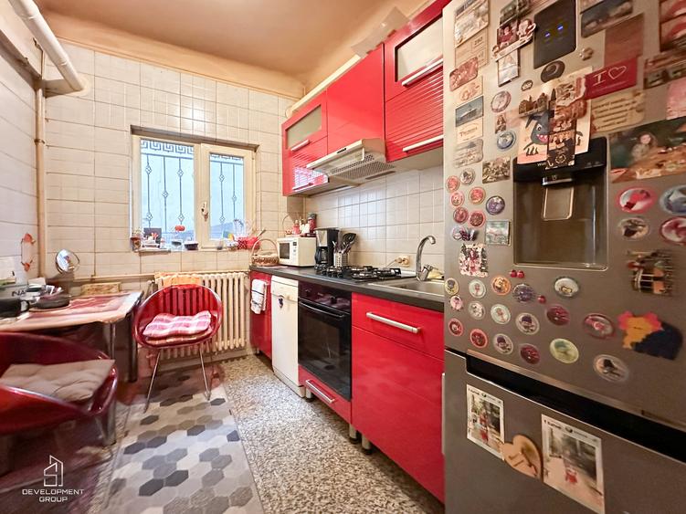 Apartament cu 3 camere semidecomandat în Polonă