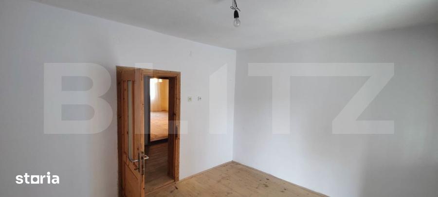 Casă cu Teren 1755 Mp în Malu cu Flori