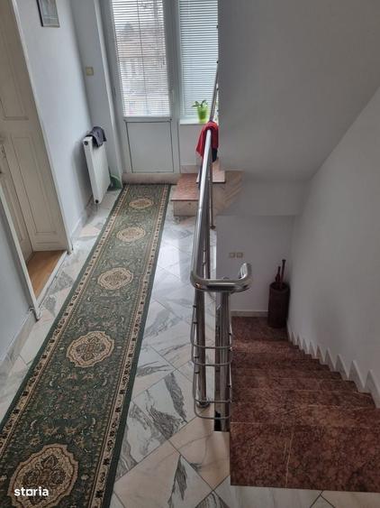 Casă cu 4 camere în Ultracentral